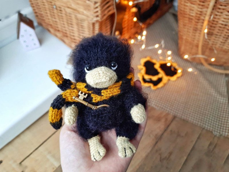 Stuffed Baby Niffler from the movie Fantastic Beasts. Scamander Fantasy creature - 玩偶/公仔 - 羊毛 
