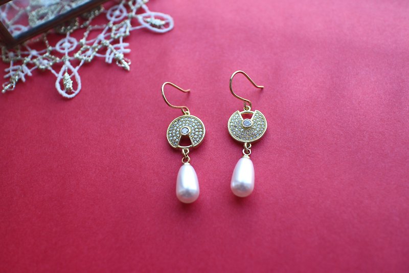 Little star-Brass handmade earrings - Earrings & Clip-ons - Copper & Brass Gold