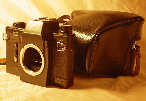 geokubanoid 蘇聯製的 Zenith 19 底片相機機身