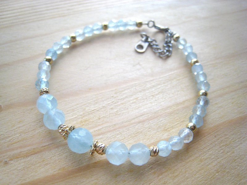 [March Stone] Azure Miles [Aquamarine Bracelet] Crystal Bracelet - สร้อยข้อมือ - คริสตัล สีน้ำเงิน