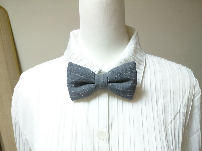 Plain gray handmade three-dimensional bow tie bow tie*SK* - หูกระต่าย/ผ้าพันคอผู้ชาย - ผ้าฝ้าย/ผ้าลินิน 