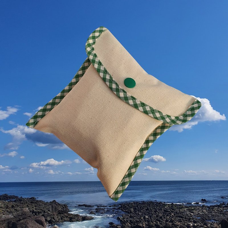 Handmade Bias all-in-one square pouch - 化妝包/收納袋 - 棉．麻 白色