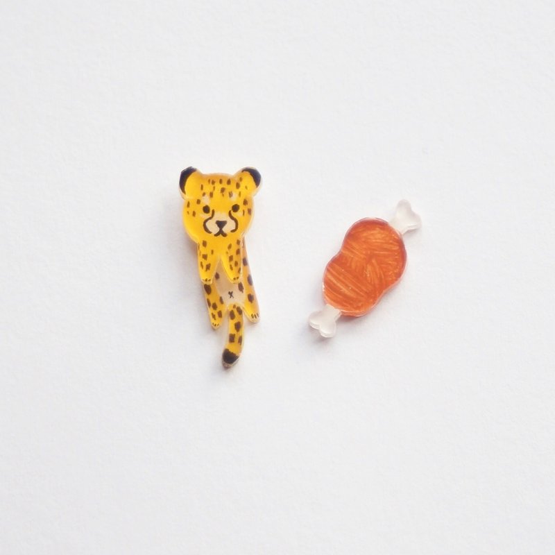 [Forest horn] carnivorous king leopard earrings / ear clip - ต่างหู - กระดาษ 