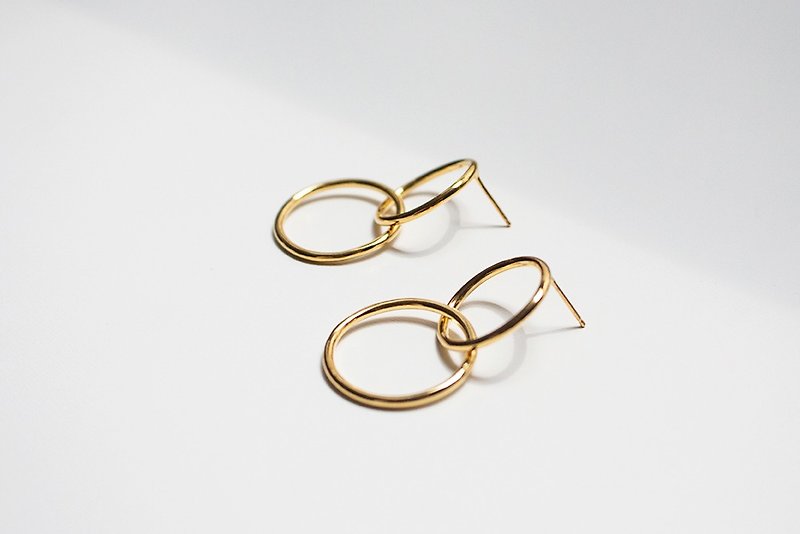 Brass Double Rings Earrings / Earclip / Christmas gift - ต่างหู - ทองแดงทองเหลือง สีทอง