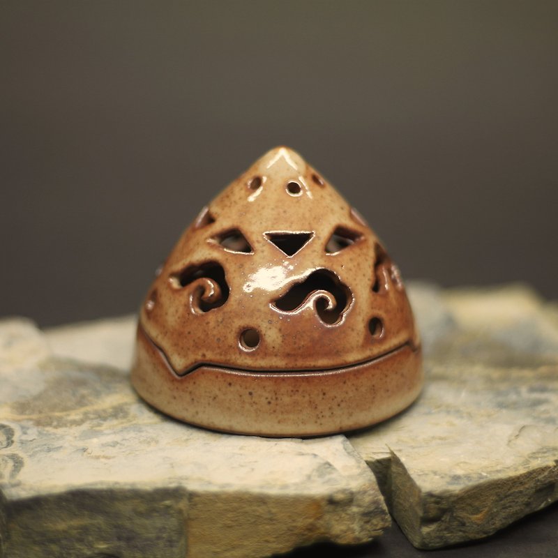 Soda glaze crimson moiré cone-shaped incense burner* Hand-made pottery fragrant tea table - น้ำหอม - ดินเผา 