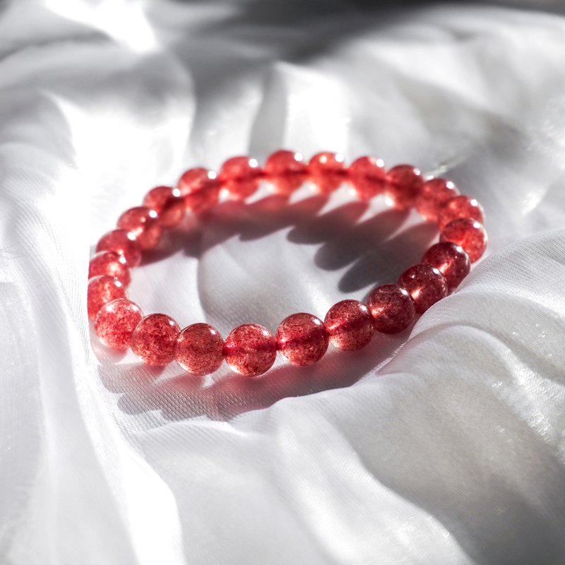 Little Starlight Strawberry Crystal Love Bracelet - สร้อยข้อมือ - คริสตัล สีแดง