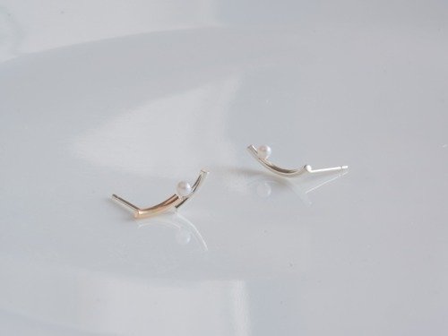 nuna-jewelry lítið perla pierced earrings ベビーパールカーブ ピアス silver925×K10YG