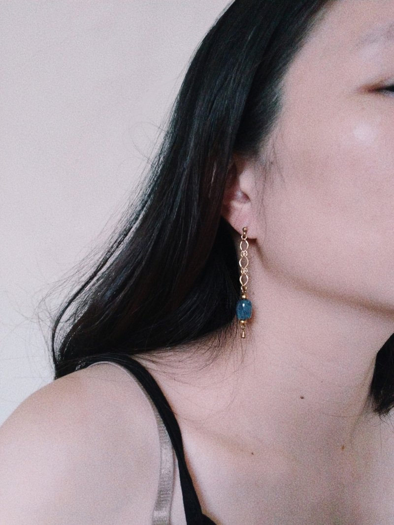 Cloud natural stone long chain earrings Bronze sapphire - ต่างหู - หยก สีน้ำเงิน