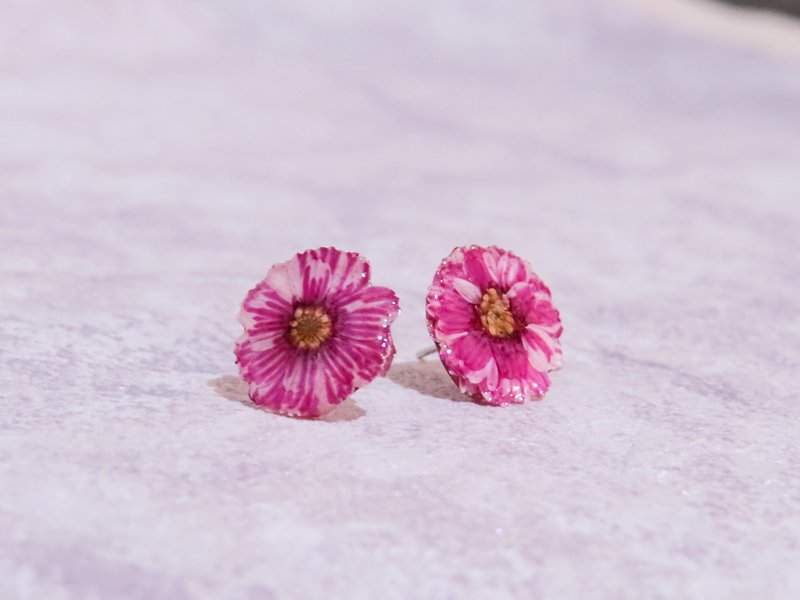 Water out of hibiscus, dried flower stainless steel earrings - Earrings & Clip-ons - Plants & Flowers 