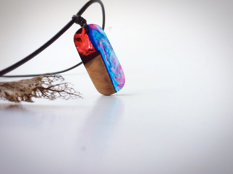 A rainbow ~ cypress necklace - สร้อยคอ - ไม้ หลากหลายสี