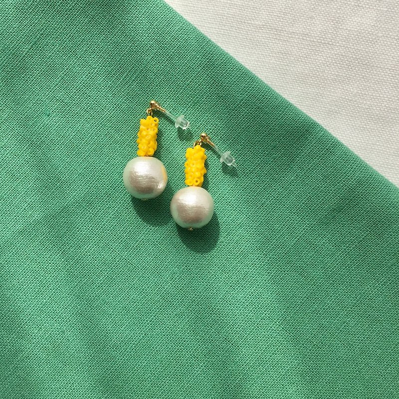 Earrings / Beads / Deep yellow / Cottonpearl - 耳環/耳夾 - 其他材質 黃色