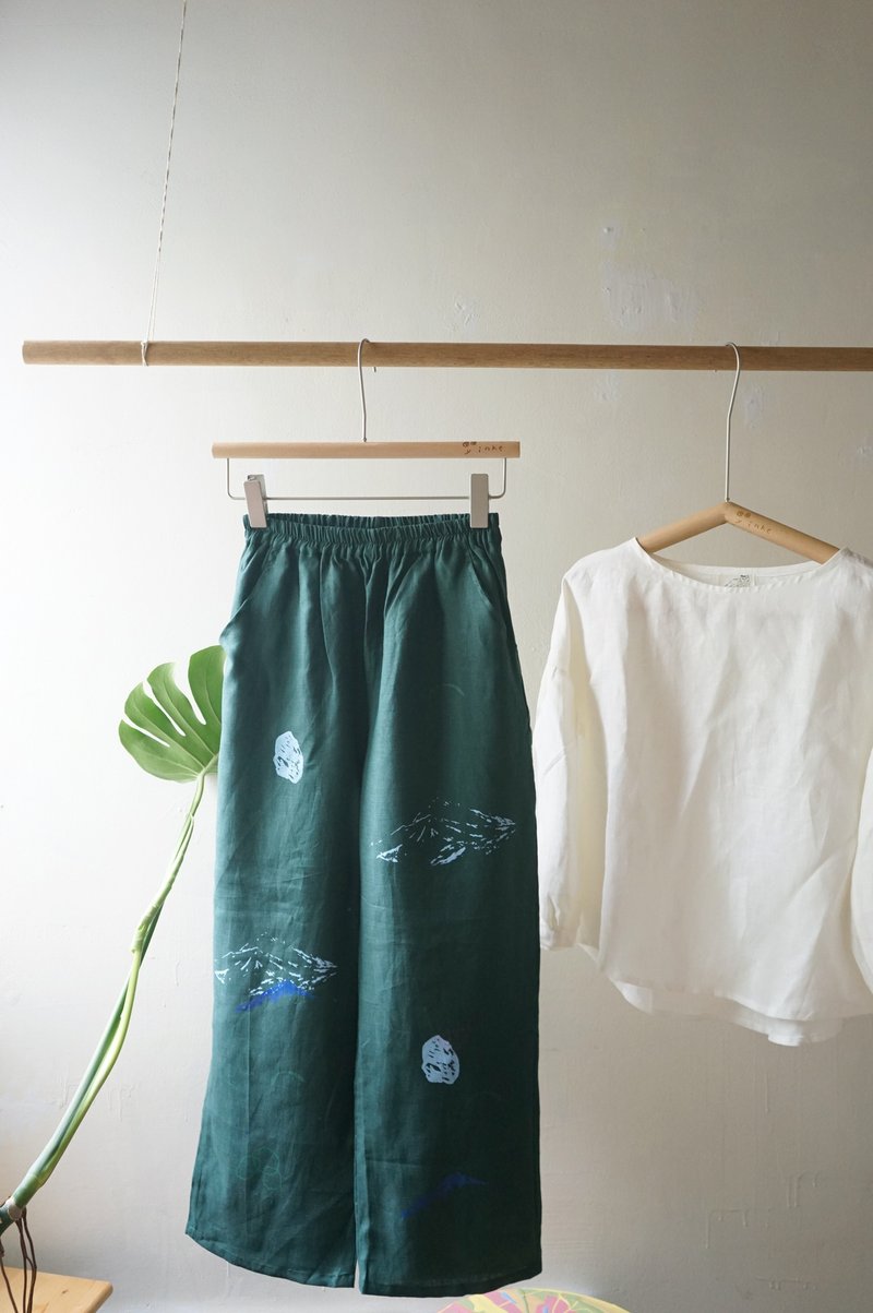 手工印花漂亮森林綠亞麻口袋寬褲 - 山稜 / 大腳小狗 - 女長褲 - 棉．麻 綠色