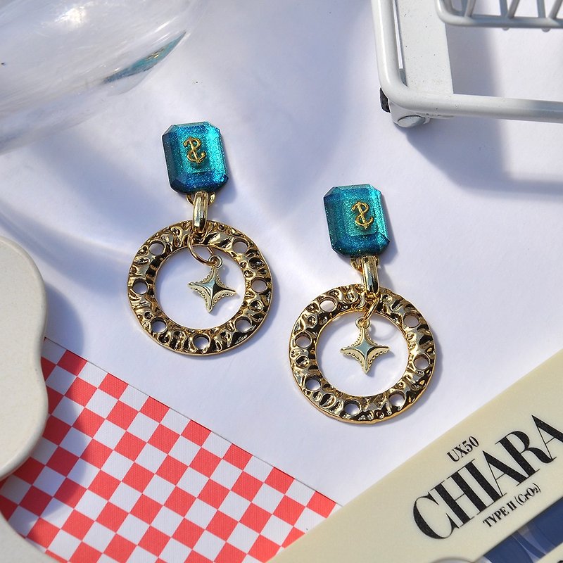 Gold glittering fortune earrings/Alloy style earrings - ต่างหู - โลหะ 