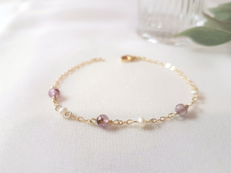 Floral Art‧ Purple Ghost Pearl Thin Bracelet - Bracelets - Semi-Precious Stones Multicolor