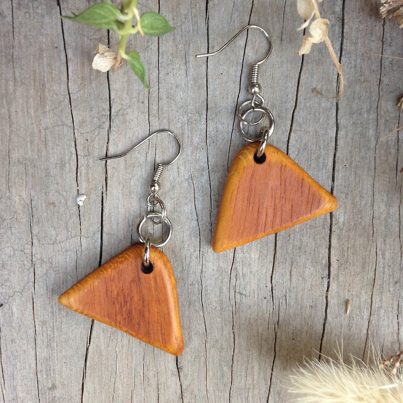 [Huangshan Mountain] The wood earrings and beeswax paintings are changed to necklaces. - Earrings & Clip-ons - Wood Yellow