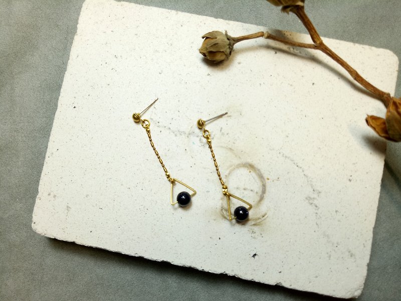 黃銅礦石耳環-百搭款-三角流星-藍沙石(可改夾) - 耳環/耳夾 - 其他金屬 藍色