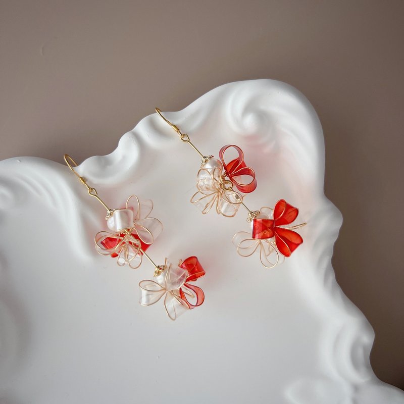 Love red double snowball resin earrings that stretch freely - Earrings & Clip-ons - Resin Red