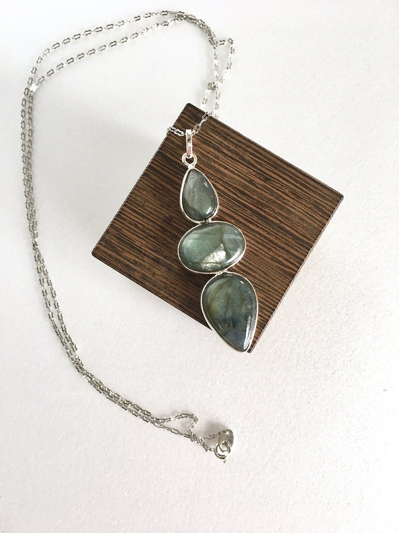 Labradorite bezel necklace - 項鍊 - 石頭 藍色