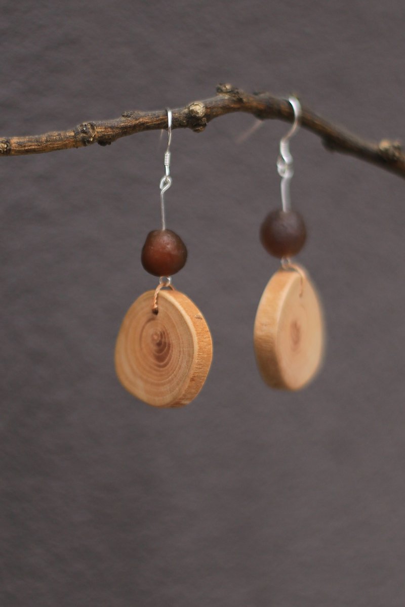 Handmade by Yi Ranzhi | Tea tree earrings, Gobi agate sterling silver ear hooks | Literary and natural - Earrings & Clip-ons - Wood 