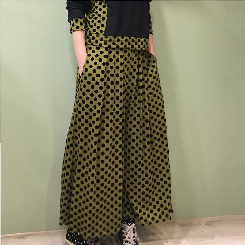 [Pants] Bi-fold wide pants skirt _ green bottom black flocking dots - Women's Pants - Cotton & Hemp Green