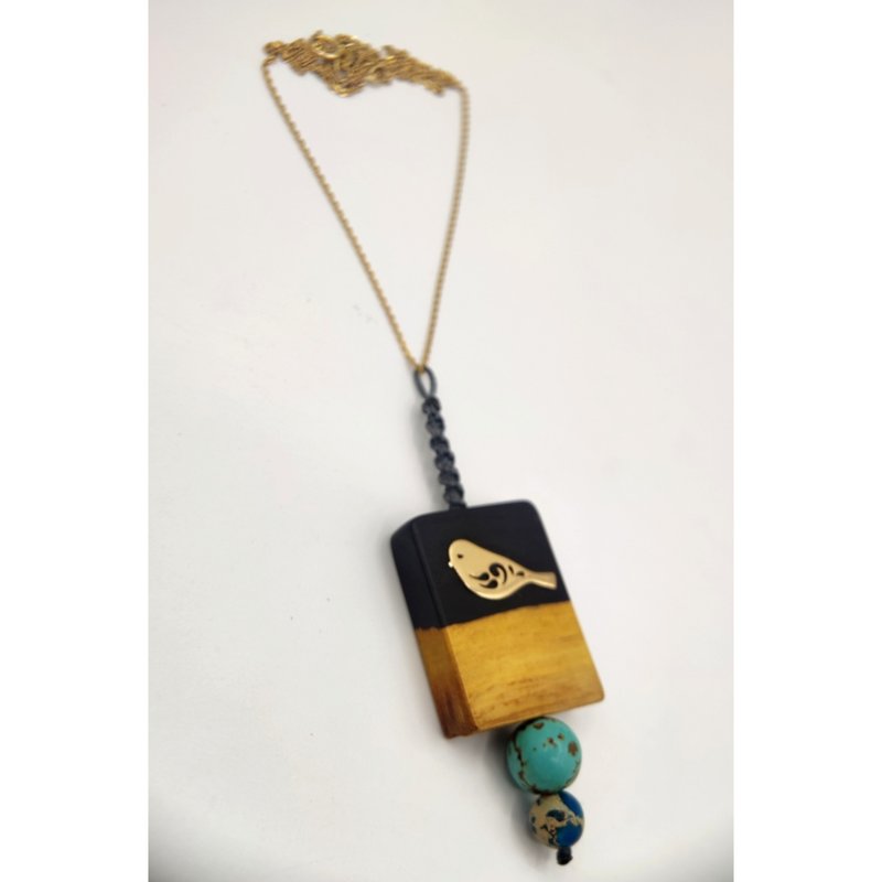 Wooden pendant. with 18k gold and neyshabour and african turquoise stone - 項鍊 - 木頭 