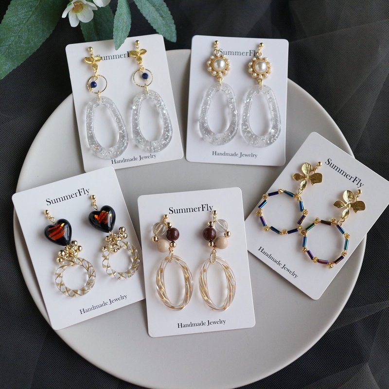 Japan's popular acrylic beaded geometric oval hoop drop earrings x - ต่างหู - เรซิน สีเงิน