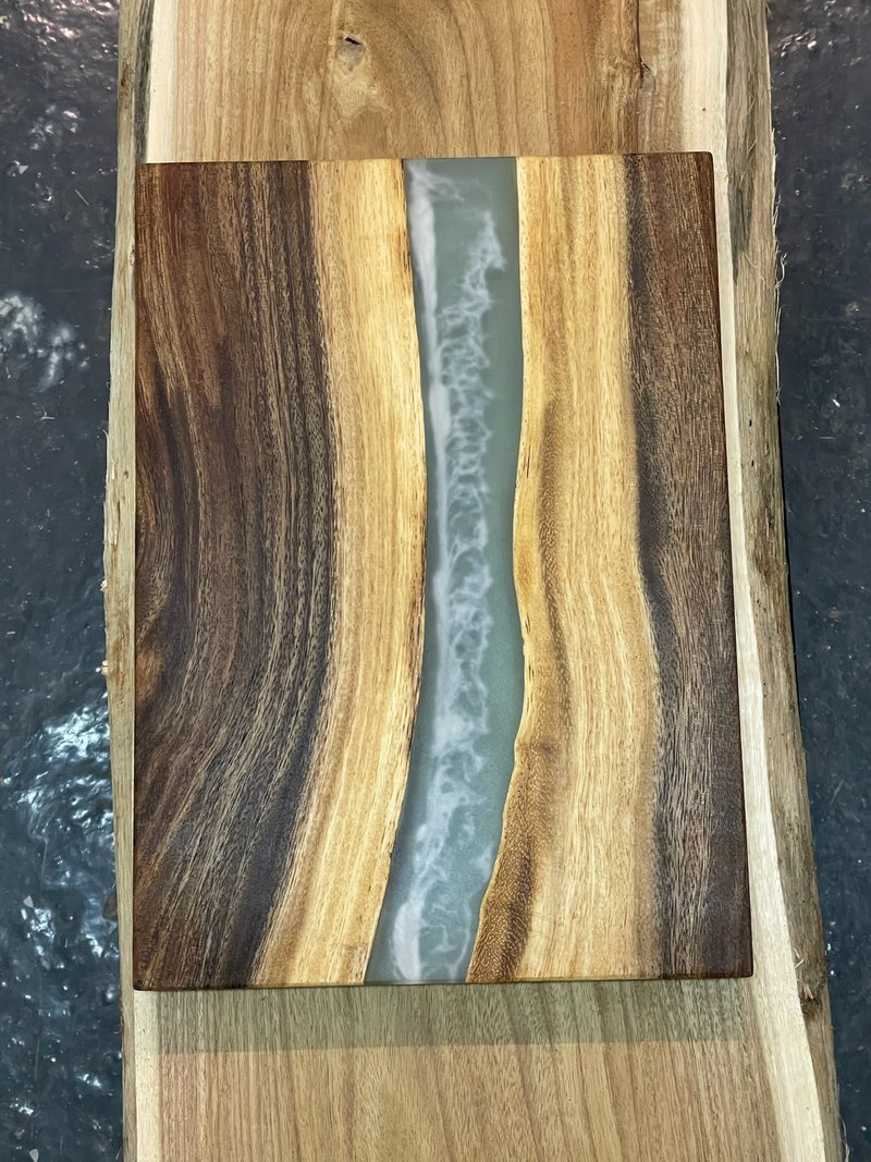 Marine resin walnut handmade tray/cutting board - ถาดเสิร์ฟ - ไม้ สีน้ำเงิน