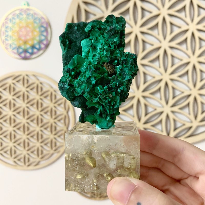 孔雀石原石 x 白水晶orgonite - 擺飾/家飾品 - 水晶 綠色