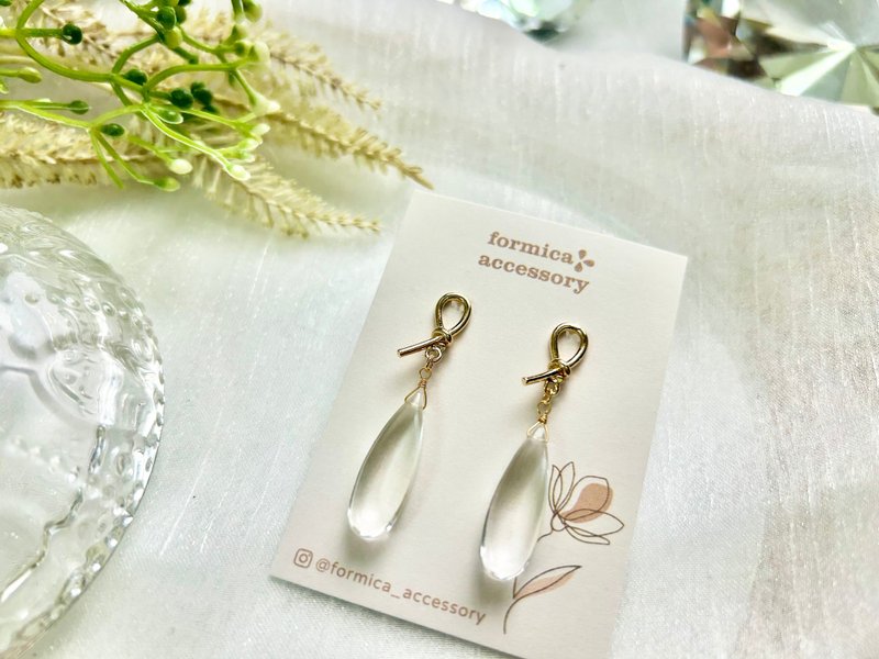 Natural white crystal drop-shaped earrings white crystal crystal jewelry crystal earrings crystal earrings - ต่างหู - เครื่องเพชรพลอย สีใส