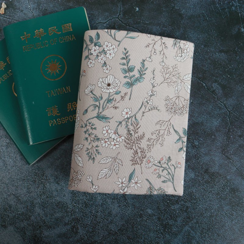 【Flower】Handmade passport cover Passport holder Passport cover Passport bag Purely handmade cloth protector - Passport Holders & Cases - Cotton & Hemp Blue