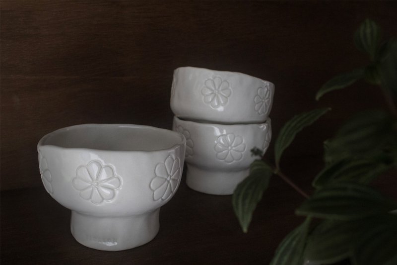 - Hand holding just window cup - | 铁窗 | porcelain | cup | cup | home | Mother's Day gift | - ถ้วย - เครื่องลายคราม ขาว