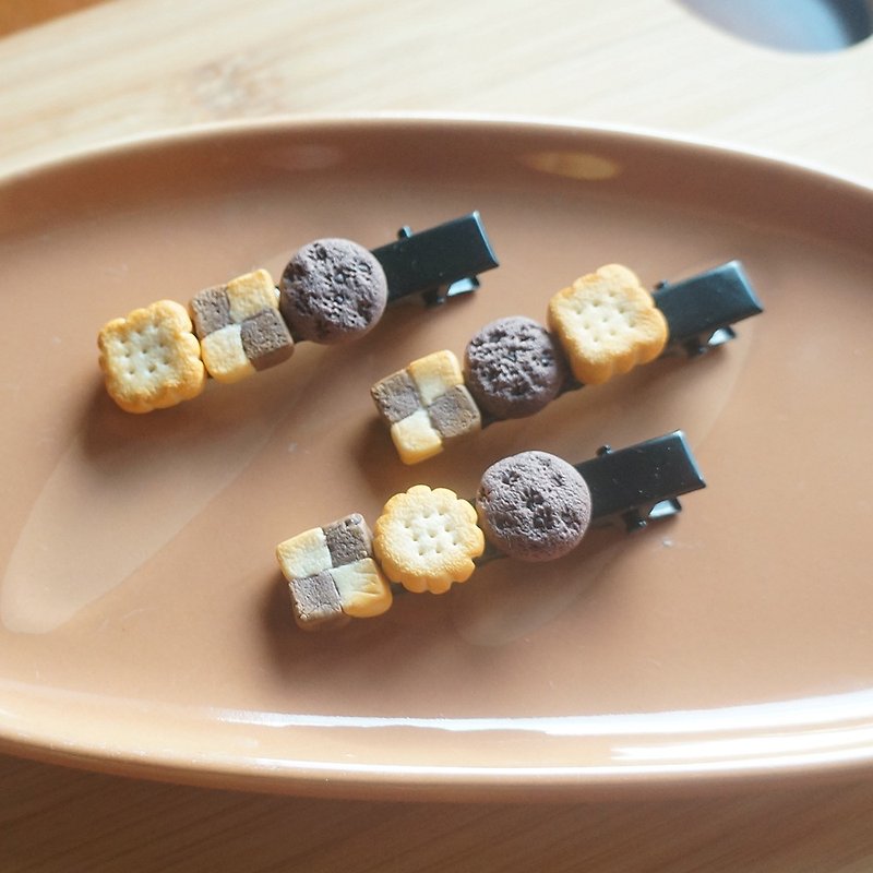 Resin clay integrated small biscuit hairpin - Hair Accessories - Clay Brown
