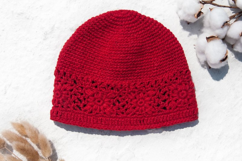 手編みの純粋なウールの帽子/ニット帽/ニット帽/インナーブラシ毛手織りのウール帽/ウール帽 - 花 - 帽子 - ウール レッド