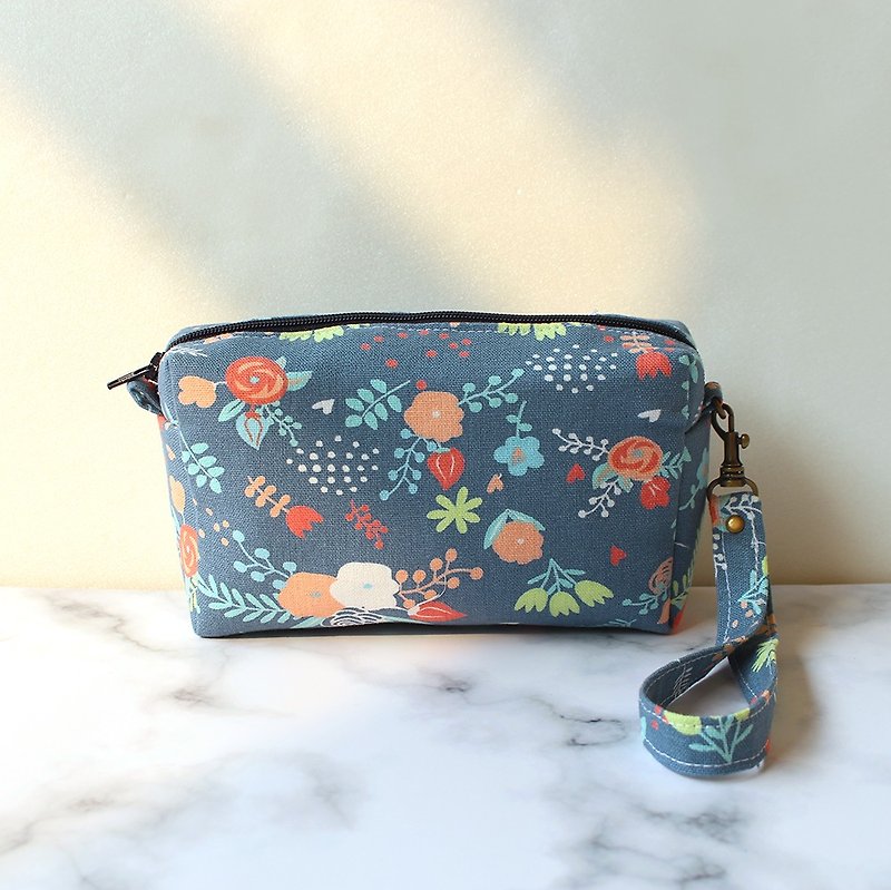 Color matching flower double layer cosmetic bag / coin purse storage bag - กระเป๋าสตางค์ - ผ้าฝ้าย/ผ้าลินิน สีน้ำเงิน