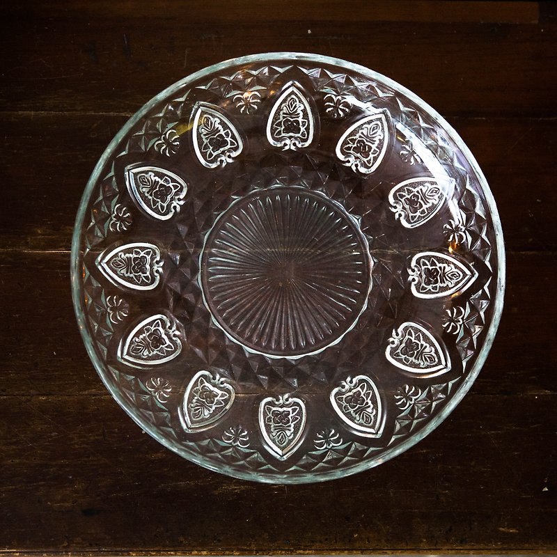 CIXIAN SECLUSION OF SAGE / Shanwei - Carved Glass Plate - จานเล็ก - แก้ว สีใส