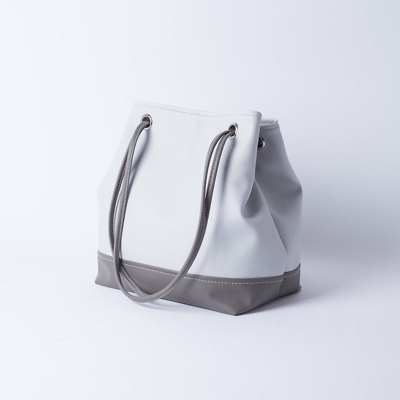 Good texture, color matching bucket bag, portable, side and back, light gray x dark gray - กระเป๋าแมสเซนเจอร์ - หนังเทียม สีเทา