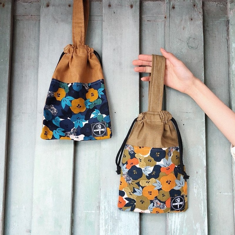 Drawstring tote bag / Japanese style florets - Handbags & Totes - Cotton & Hemp Multicolor