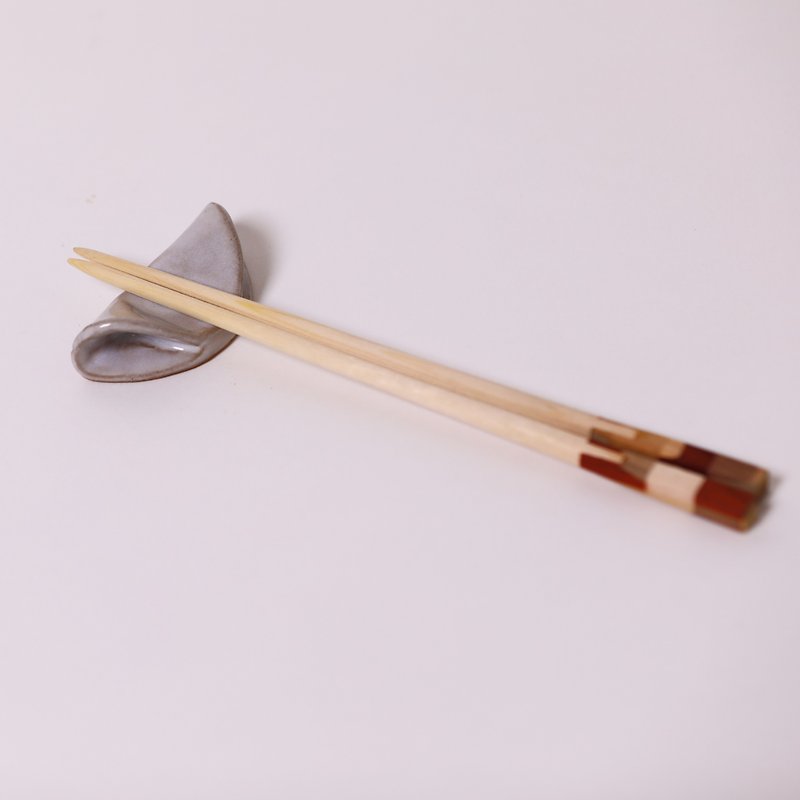 幸運餅乾筷架-奶油白-公平貿易 - 筷子/筷架 - 陶 白色