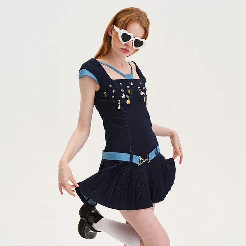 Lolita 百褶洋裝 贈撞色腰帶 2色入 - 裙子/長裙 - 其他材質 