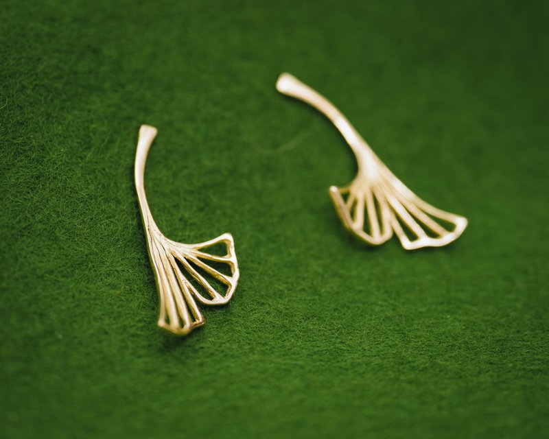 18K or Platinum Gingko Shiori outline earrings - post earrings - Gingko leaf - ต่างหู - เครื่องประดับ สีทอง