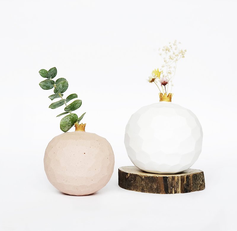 手工陶瓷石榴形状迷你花器－白色 - 花瓶/花器 - 瓷 白色