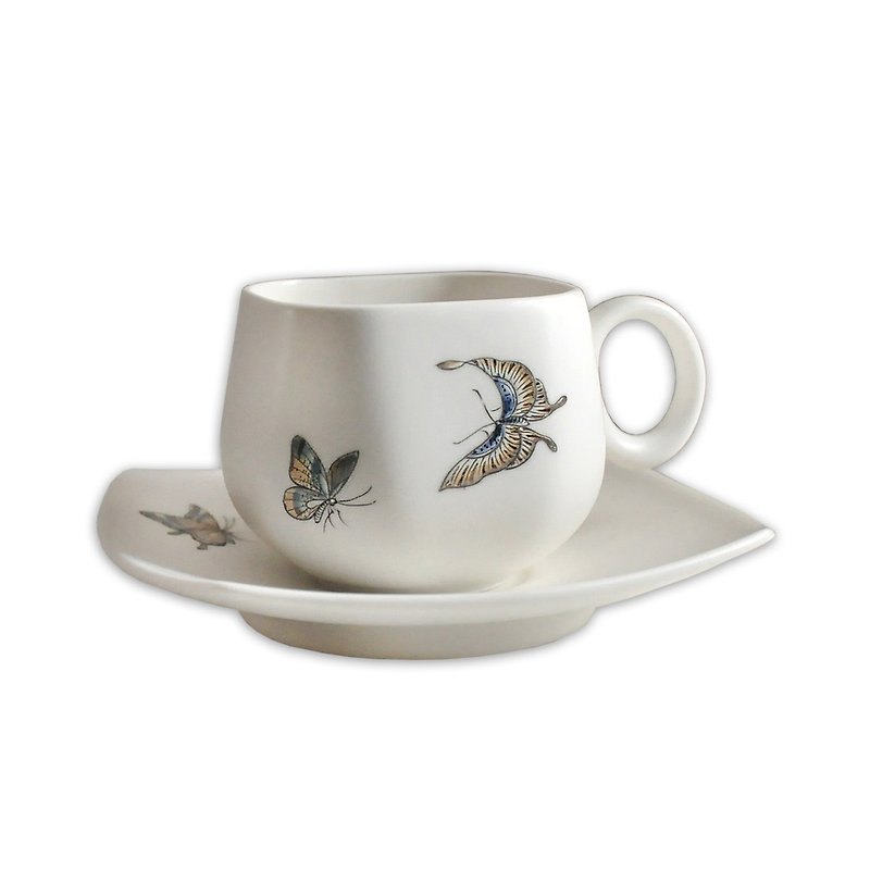 White Glaze Coffee Cup with Hand Painted Butterflies - แก้วมัค/แก้วกาแฟ - เครื่องลายคราม 