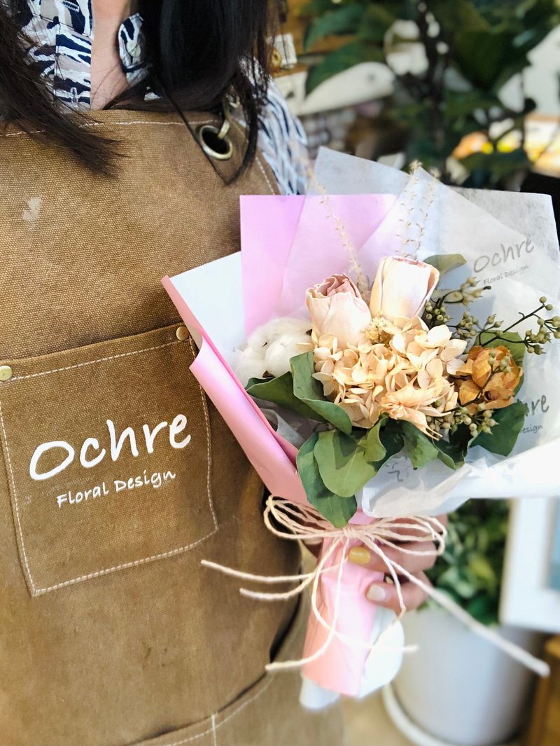 Ochre 各式花束-中型-藍色系-乾燥 韓式 畢業 情人 生日花束 - 乾燥花/永生花 - 植物．花 粉紅色
