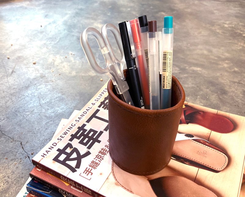 圓形筆筒 皮革材料包 好好縫 植鞣 DIY 手工 文具 筆筒 真皮 - 皮件/皮革 - 真皮 咖啡色