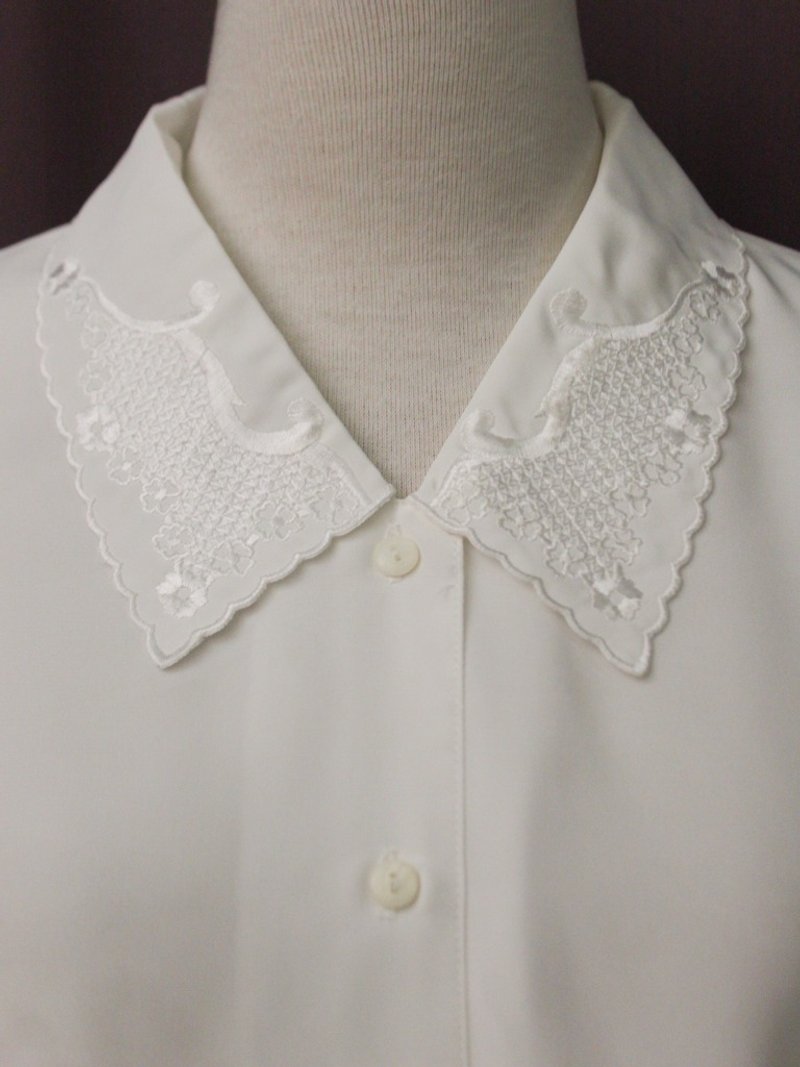 Vintage Japanese Elegant Embroidered Lapel Loose White Long Sleeve Vintage Shirt Vintage Blouse - Women's Shirts - Polyester White