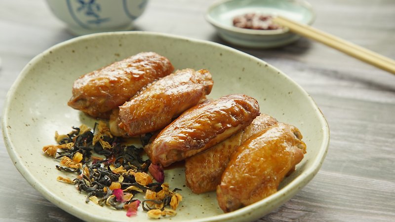 [Self Pickup] Hong Kong’s Famous Dish Tea-Smoked Hormone-Free Chicken Wings Frozen Pack - อาหารคาวทานเล่น - อาหารสด สีนำ้ตาล