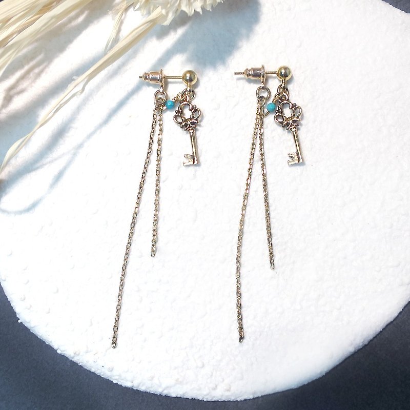 VIIART. Alice's key-Turkish blue. Vintage gold 2 ways long tassel earrings - Earrings & Clip-ons - Semi-Precious Stones Blue
