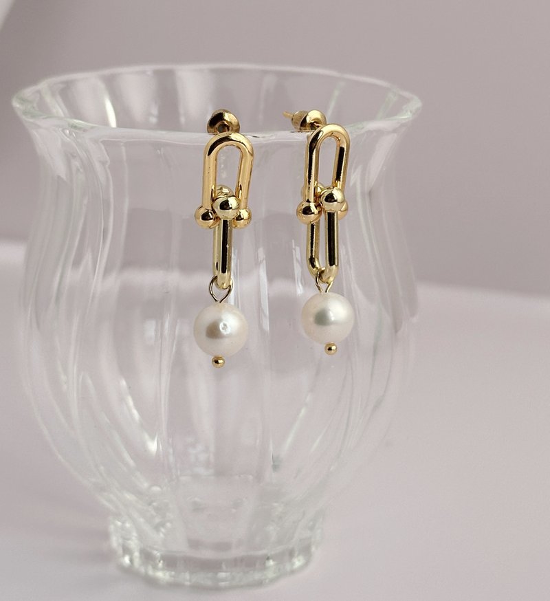 Horseshoe Buckle - Earrings & Clip-ons - Pearl White