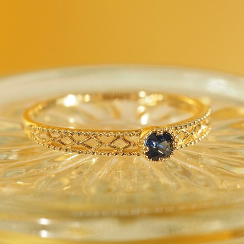 IRIZA Jewellery 18K金藍寶石蕾絲戒指 18K Gold Blue Sapphire Lace Ring