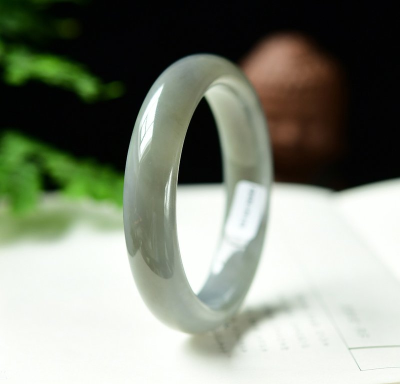精品純天然和田玉煙灰手鐲 內徑56MM 玉質油潤細膩 超高性價比 - 手鍊/手鐲 - 玉石 